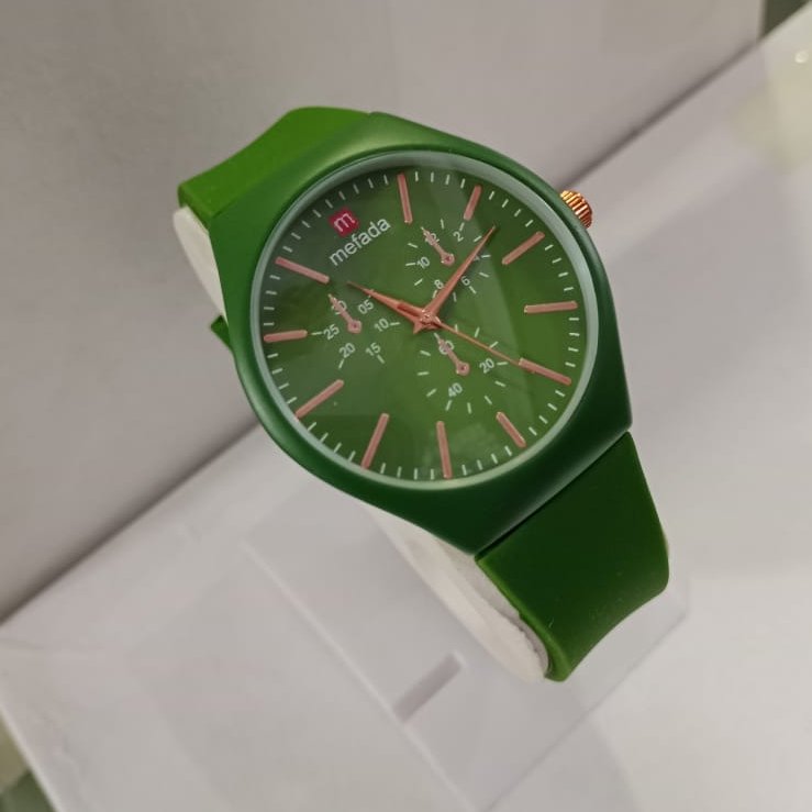 Men's Watch With Green Silicone Strap And Green Dial - Image 2